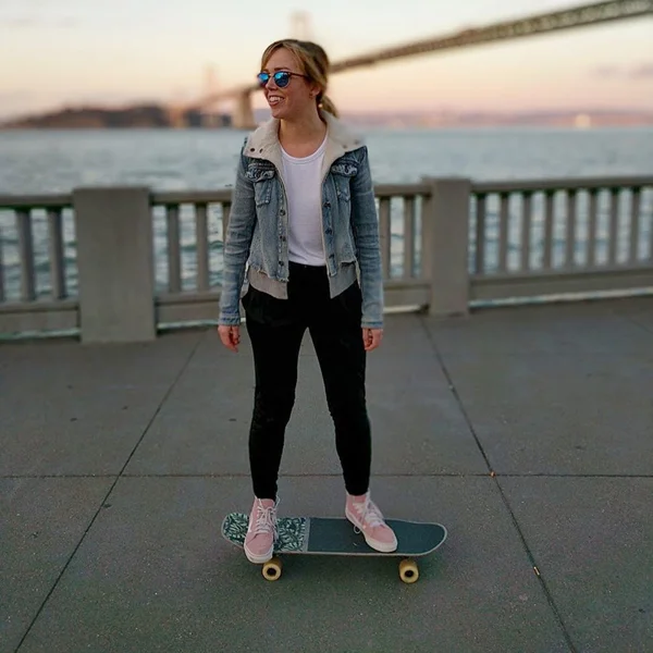Natalie: skater