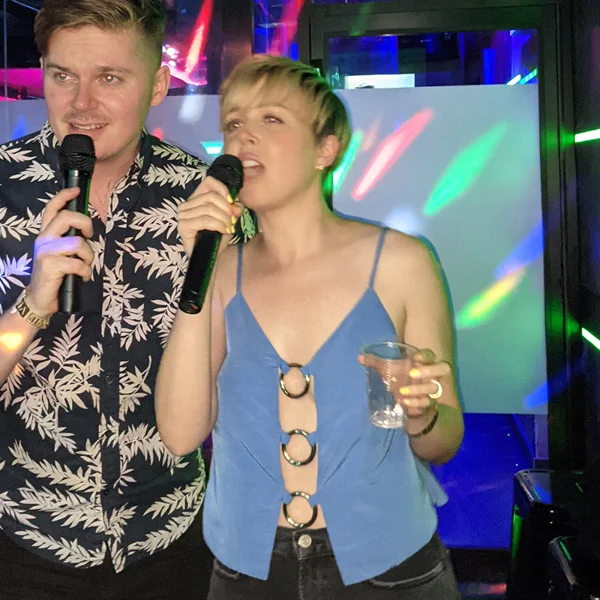Natalie: karaoke-er